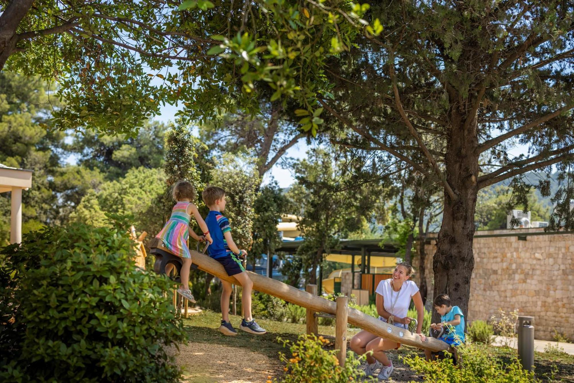 Valamar Amicor Resort Stari Grad  Εξωτερικό φωτογραφία